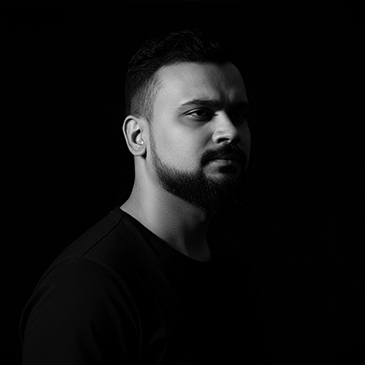 Mahmood Tariq Graphic Designer